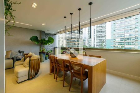 Varanda de apartamento à venda com 2 quartos, 120m² em Barra da Tijuca, Rio de Janeiro