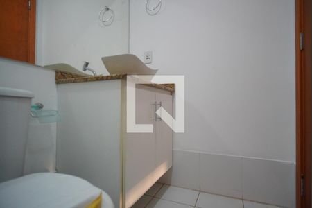 Banheiro da Suíte de apartamento à venda com 3 quartos, 72m² em Jardim Carvalho, Porto Alegre