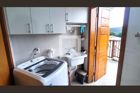 Casa à venda com 250m², 3 quartos e 3 vagas Casa à venda com 250m², 3 quartos e 3 vagasÁrea de Serviço
