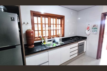 Casa à venda com 250m², 3 quartos e 3 vagas Casa à venda com 250m², 3 quartos e 3 vagasCozinha