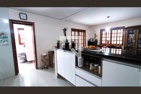 Casa à venda com 250m², 3 quartos e 3 vagas Casa à venda com 250m², 3 quartos e 3 vagasCozinha