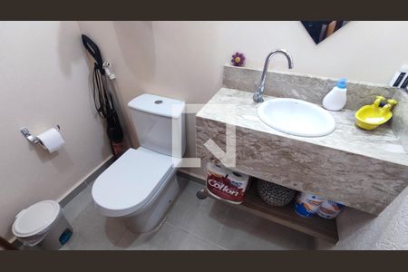 Casa à venda com 250m², 3 quartos e 3 vagas Casa à venda com 250m², 3 quartos e 3 vagasLavabo