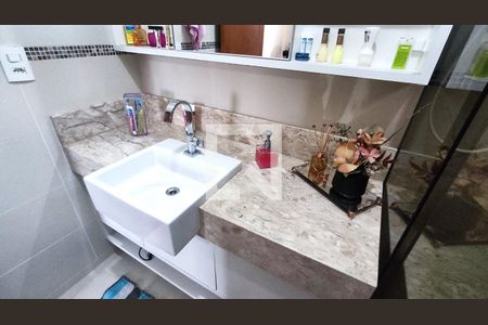 Casa à venda com 250m², 3 quartos e 3 vagas Casa à venda com 250m², 3 quartos e 3 vagasBanheiro