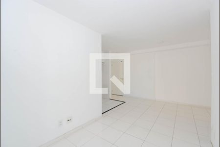 Sala de apartamento para alugar com 2 quartos, 67m² em Jardim Flor da Montanha, Guarulhos