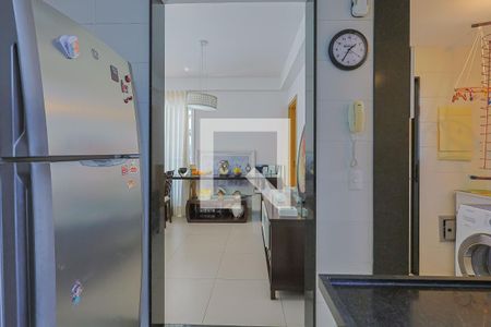 Cozinha de apartamento à venda com 3 quartos, 89m² em Estoril, Belo Horizonte