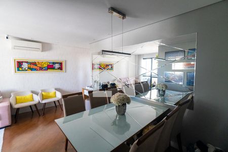 Sala de apartamento à venda com 3 quartos, 74m² em São Judas, São Paulo