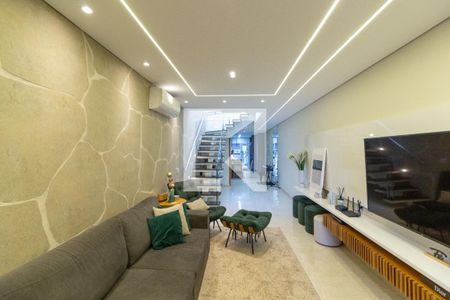 Sala de casa à venda com 3 quartos, 160m² em Vila Granada, São Paulo