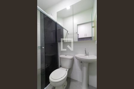 Banheiro de kitnet/studio para alugar com 1 quarto, 25m² em Cidade Universitária, Campinas