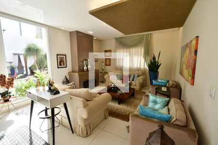 Sala 1 de casa à venda com 3 quartos, 459m² em Mansões Santo Antônio, Campinas