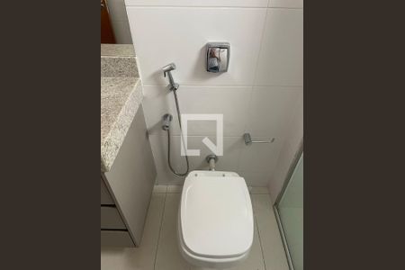 Banheiro de apartamento à venda com 2 quartos, 75m² em Coracao de Jesus, Belo Horizonte