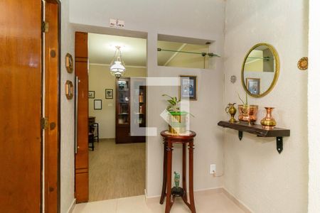 Sala de casa à venda com 4 quartos, 200m² em Conjunto Residencial José Bonifácio, São Paulo