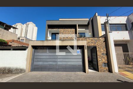 Fachada de casa à venda com 3 quartos, 240m² em Vila Leopoldina, Santo André