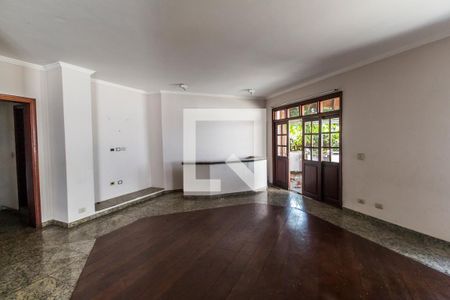 Sala de TV de casa de condomínio à venda com 6 quartos, 377m² em Alphaville, Santana de Parnaíba