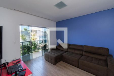 Sala de TV de casa à venda com 3 quartos, 210m² em Jardim Riacho das Pedras, Contagem