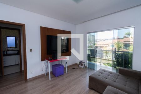 Sala de TV de casa à venda com 3 quartos, 210m² em Jardim Riacho das Pedras, Contagem