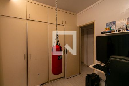 Quarto de apartamento à venda com 3 quartos, 110m² em Santo Antônio, Belo Horizonte