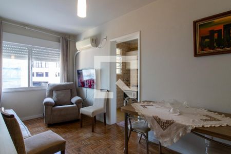 Sala de apartamento à venda com 1 quarto, 45m² em Navegantes, Porto Alegre