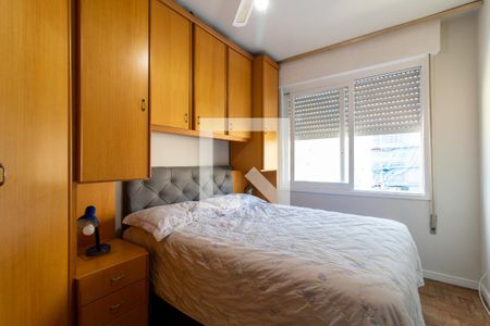 Quarto de apartamento à venda com 1 quarto, 45m² em Navegantes, Porto Alegre