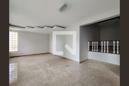 Sala  de casa para alugar com 3 quartos, 270m² em Cidade Nova, Belo Horizonte