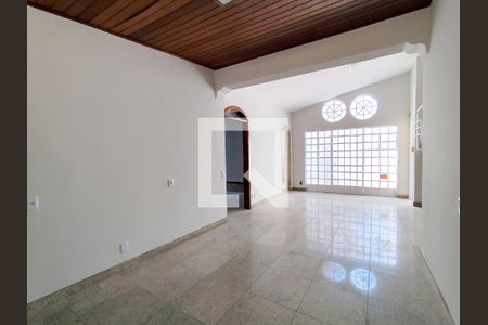 Sala  de casa para alugar com 3 quartos, 270m² em Cidade Nova, Belo Horizonte