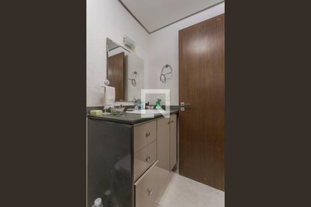 Banheiro de apartamento à venda com 1 quarto, 64m² em Bela Vista, Porto Alegre