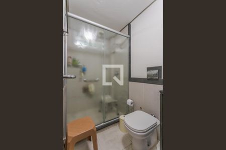 Banheiro de apartamento à venda com 1 quarto, 64m² em Bela Vista, Porto Alegre