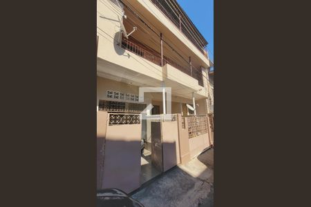 Casa à venda com 110m², 4 quartos e 1 vaga Casa à venda com 110m², 4 quartos e 1 vagaFachada