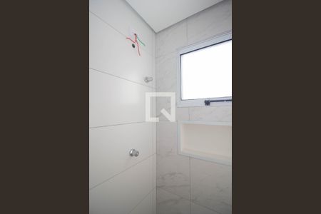 Banheiro de apartamento à venda com 1 quarto, 37m² em Vila Mangalot, São Paulo