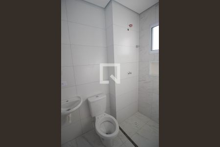 Banheiro de apartamento para alugar com 1 quarto, 32m² em Vila Mangalot, São Paulo