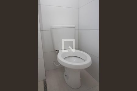 Banheiro de apartamento para alugar com 1 quarto, 34m² em Vila Mangalot, São Paulo