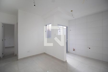 Sala/Cozinha de apartamento para alugar com 2 quartos, 45m² em Vila Mangalot, São Paulo