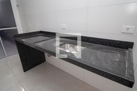 Sala/Cozinha de apartamento para alugar com 2 quartos, 45m² em Vila Mangalot, São Paulo