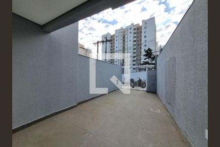 Área Externa de casa à venda com 2 quartos, 85m² em Planalto, Belo Horizonte