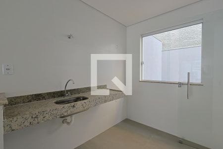 Cozinha de casa à venda com 2 quartos, 85m² em Planalto, Belo Horizonte