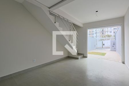 Sala de casa à venda com 2 quartos, 85m² em Planalto, Belo Horizonte