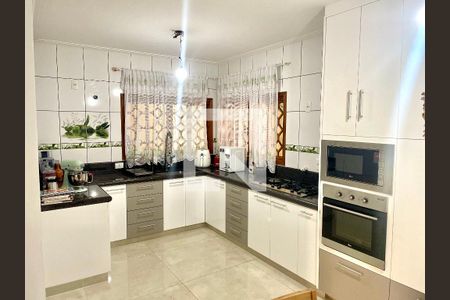Casa à venda com 193m², 3 quartos e 3 vagas Casa à venda com 193m², 3 quartos e 3 vagasCozinha