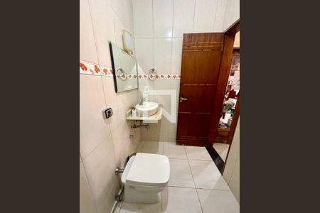 Casa à venda com 193m², 3 quartos e 3 vagas Casa à venda com 193m², 3 quartos e 3 vagasBanheiro Social 2