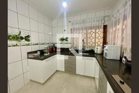 Casa à venda com 193m², 3 quartos e 3 vagas Casa à venda com 193m², 3 quartos e 3 vagasCozinha