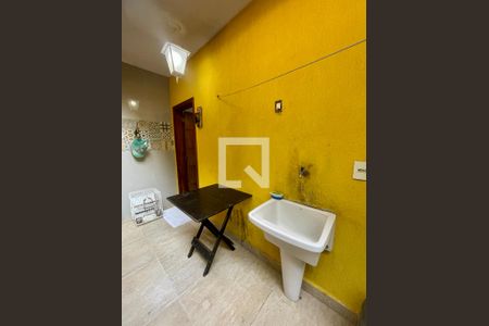 Casa à venda com 193m², 3 quartos e 3 vagas Casa à venda com 193m², 3 quartos e 3 vagasÁrea de Serviço