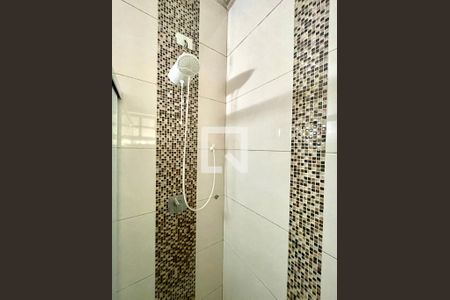 Casa à venda com 193m², 3 quartos e 3 vagas Casa à venda com 193m², 3 quartos e 3 vagasBanheiro Social