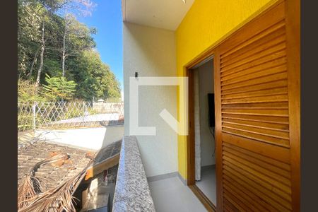 Casa à venda com 193m², 3 quartos e 3 vagas Casa à venda com 193m², 3 quartos e 3 vagasQuarto 3 - varanda