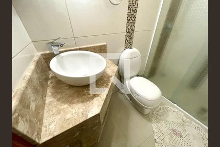 Casa à venda com 193m², 3 quartos e 3 vagas Casa à venda com 193m², 3 quartos e 3 vagasBanheiro Social