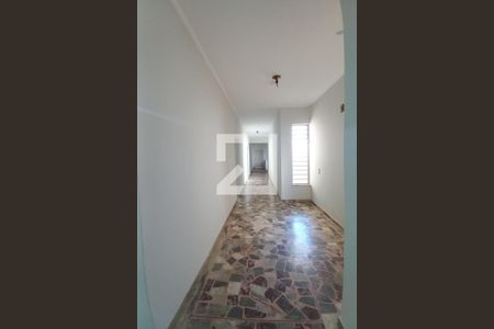 Corredor de casa para alugar com 4 quartos, 200m² em Jardim Chapadão, Campinas