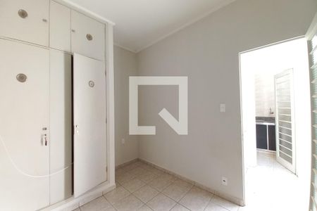 Sala 2 de casa para alugar com 4 quartos, 200m² em Jardim Chapadão, Campinas