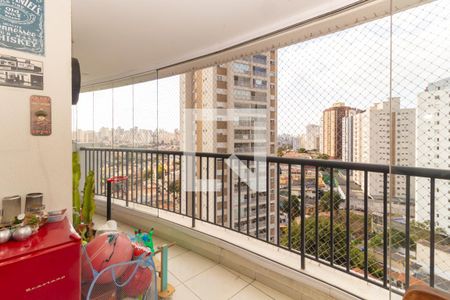 Sacada de apartamento à venda com 3 quartos, 80m² em Vila Gumercindo, São Paulo