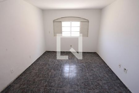 Quarto 1 de apartamento para alugar com 3 quartos, 100m² em Ceilândia Sul (ceilândia), Brasília