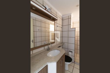 Banheiro  de apartamento para alugar com 1 quarto, 48m² em Jardim Carvalho, Porto Alegre