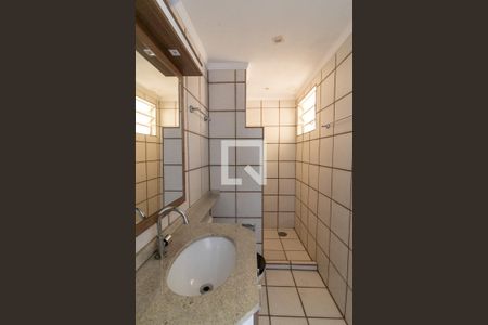 Banheiro  de apartamento para alugar com 1 quarto, 48m² em Jardim Carvalho, Porto Alegre