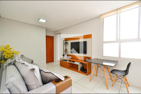 Sala de estar de apartamento à venda com 2 quartos, 126m² em Fernão Dias, Belo Horizonte