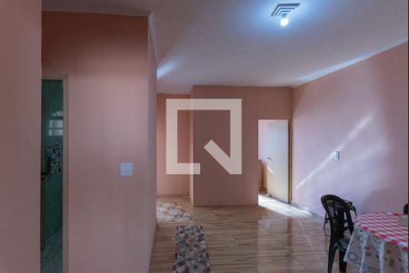 Casa à venda com 230m², 3 quartos e 6 vagasSala